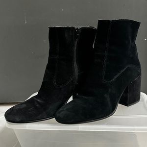 Black bootie Lucky Brand suede like size 8